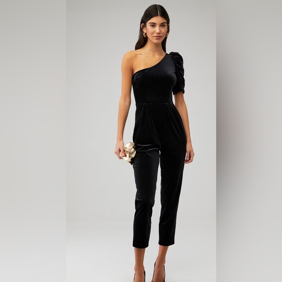 Elegant Black One-Shoulder Jumpsuit - Picture 1 of 8